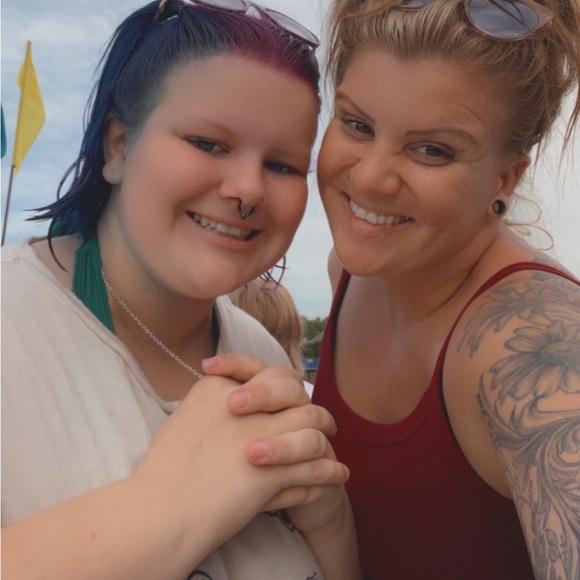 Meet your Posher, Vanessa - Picture 2 of 3